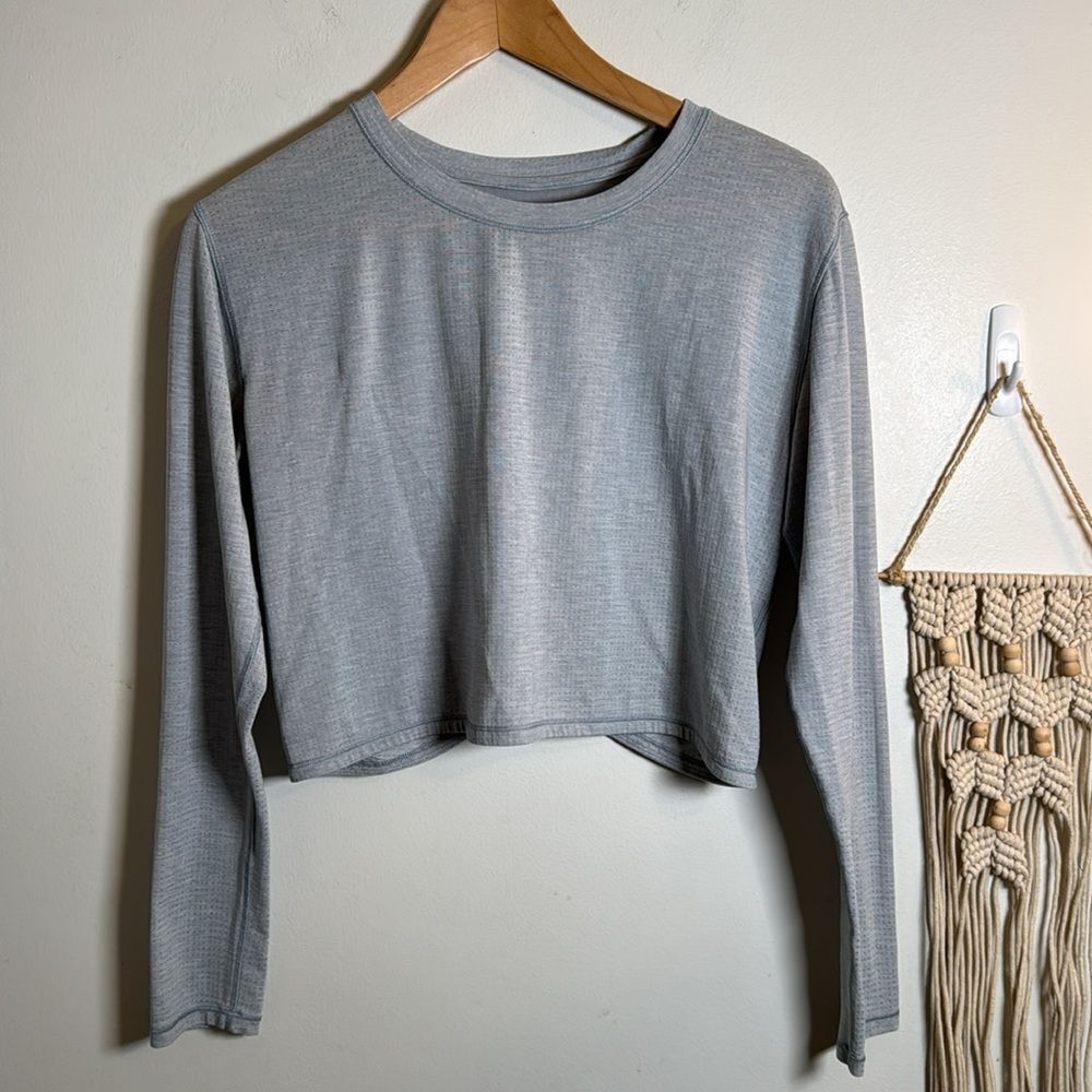 EUC Lululemon Light Blue Long Sleeve Tulip Back Athletic Top 4 - Picture 3 of 6